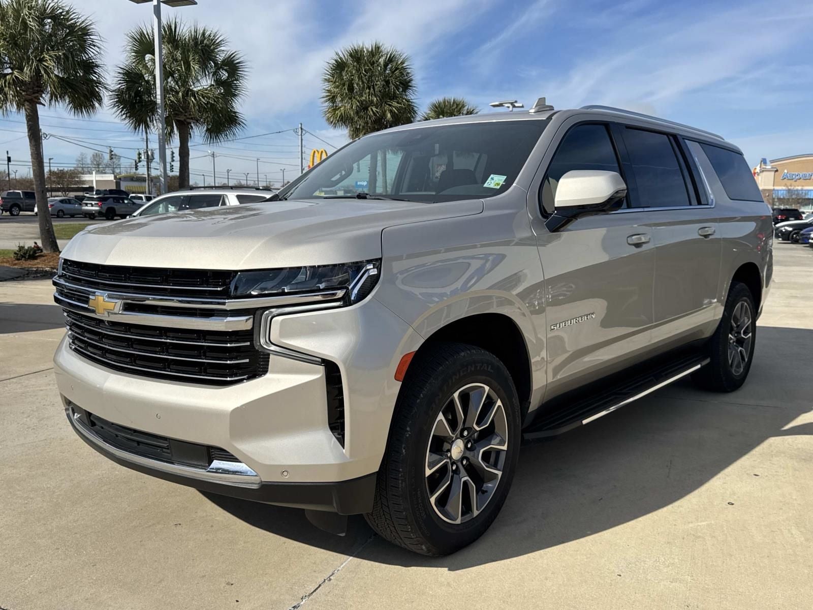 2023 Chevrolet Suburban LT