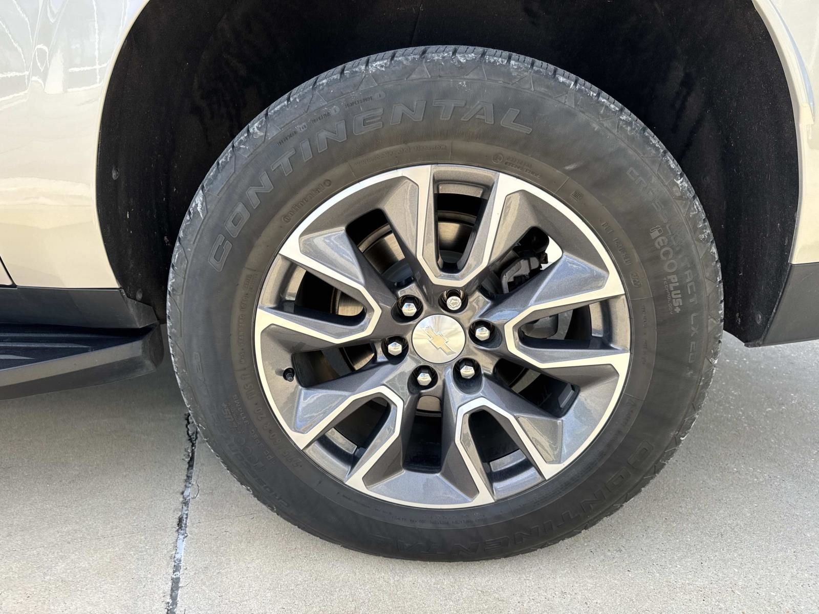 2023 Chevrolet Suburban LT