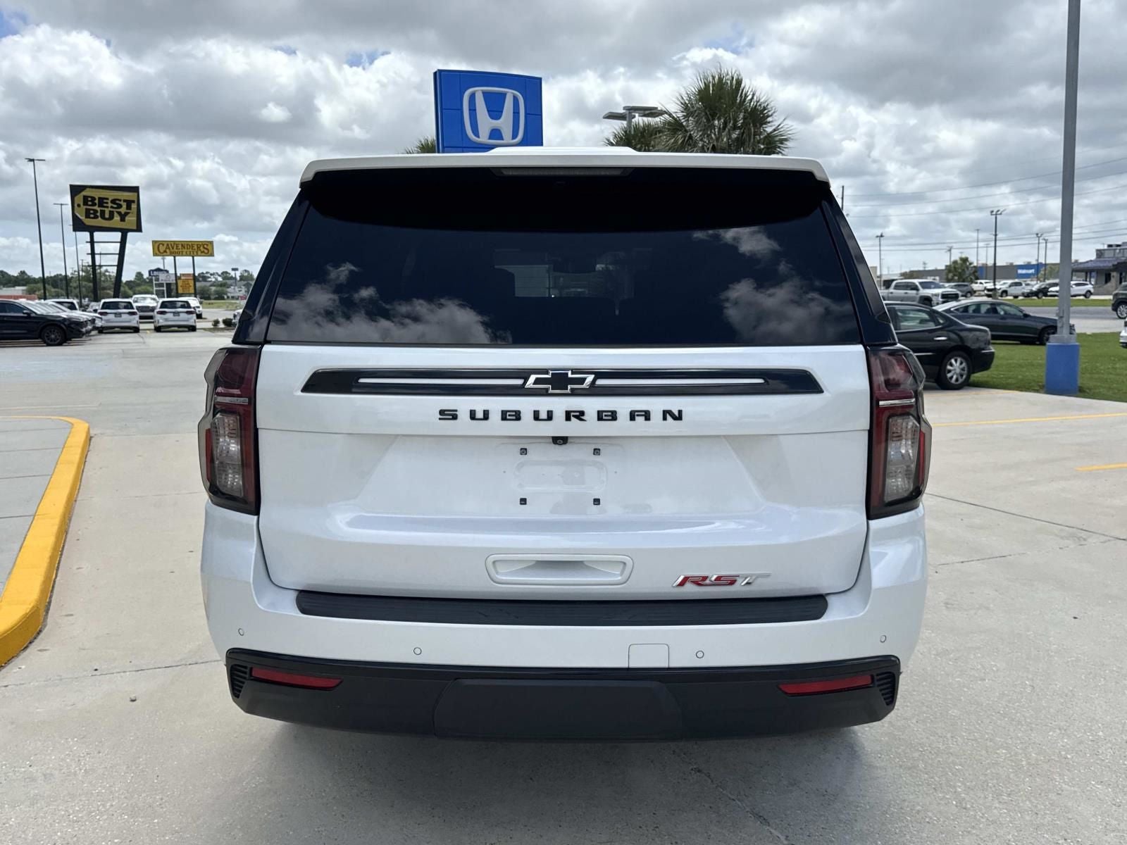 2023 Chevrolet Suburban RST