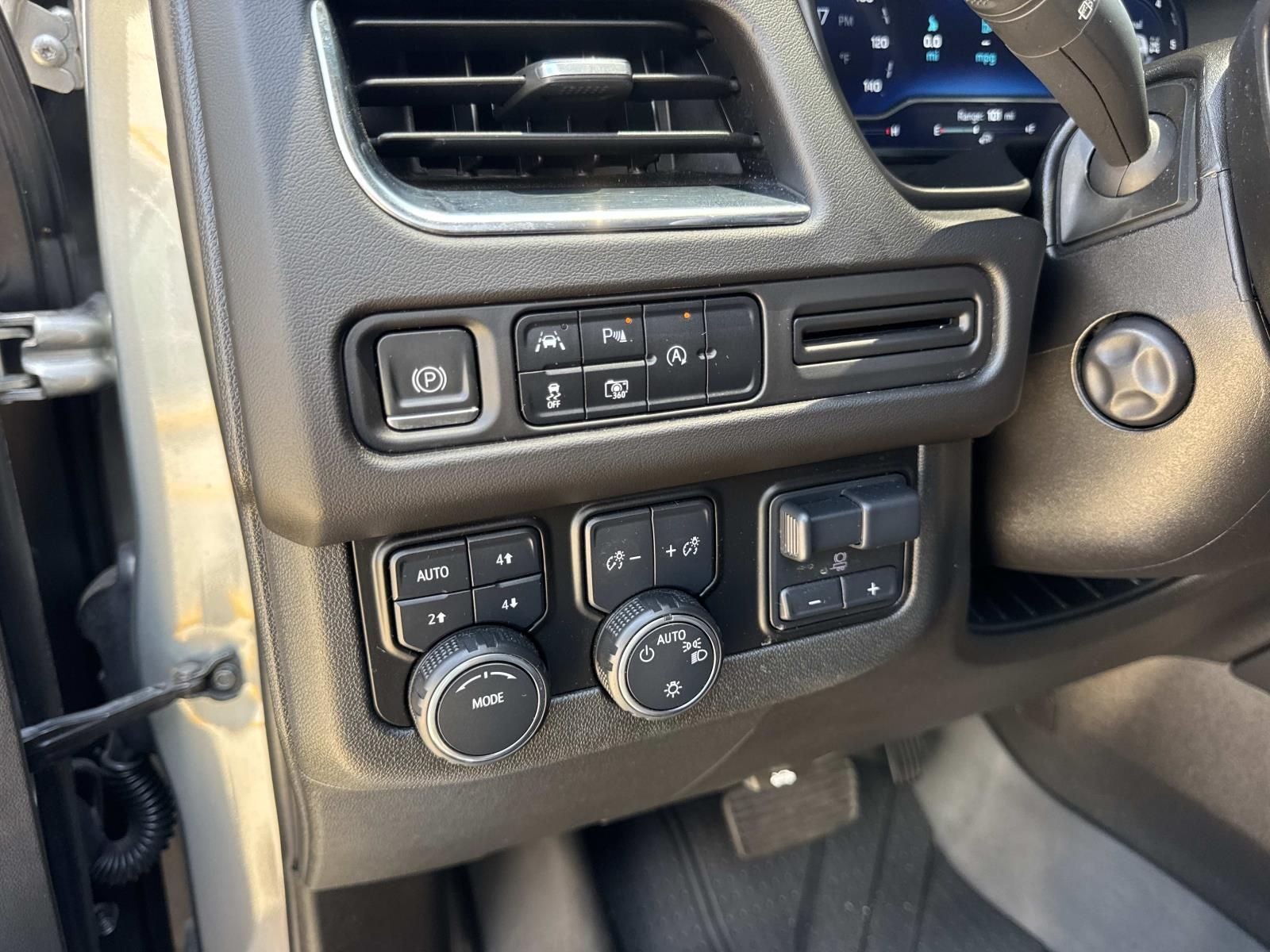 2023 Chevrolet Suburban RST