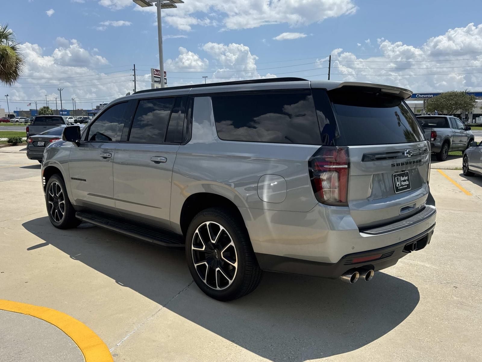2023 Chevrolet Suburban RST