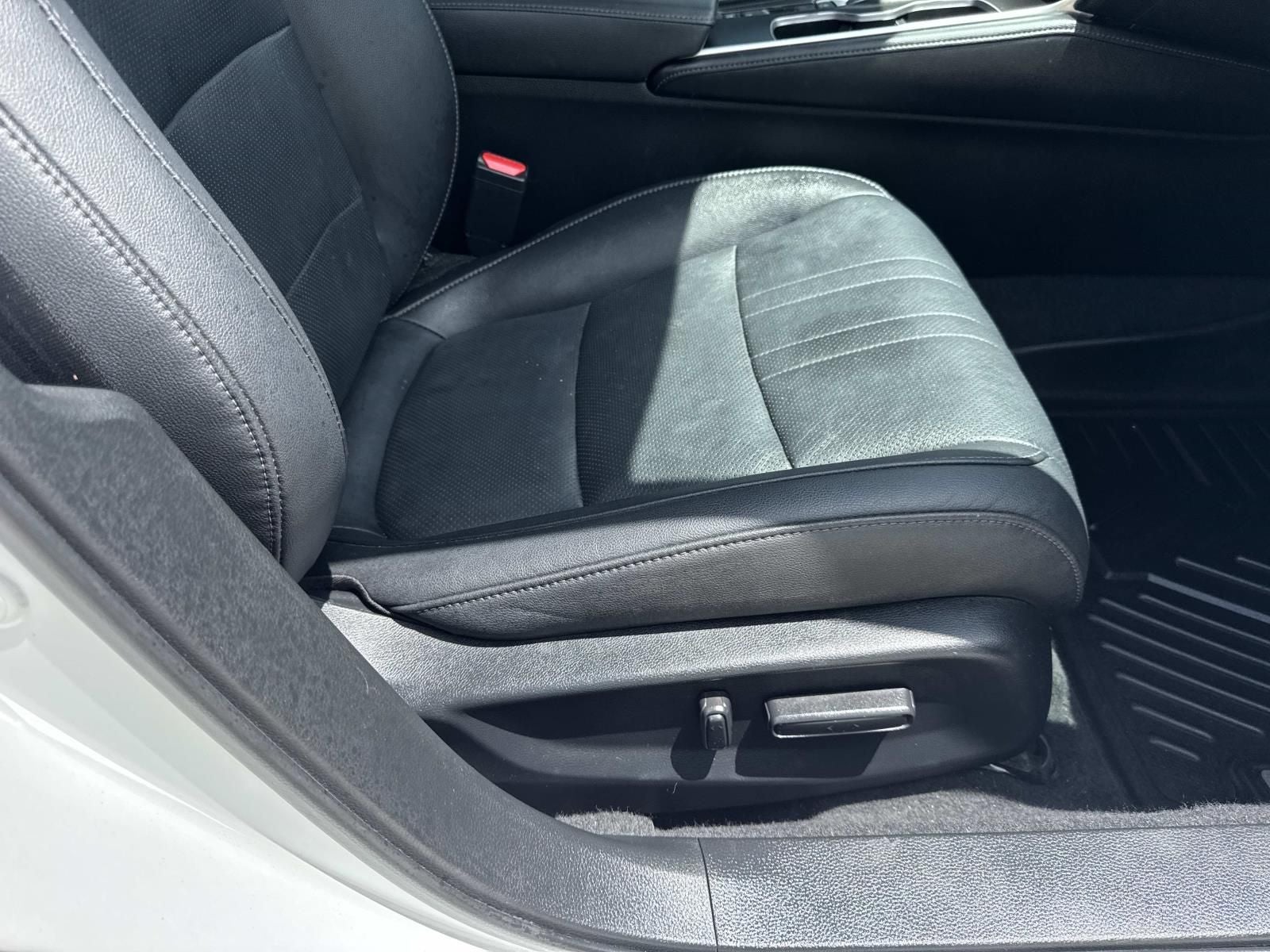 2021 Honda Accord Hybrid Touring - Photo 11