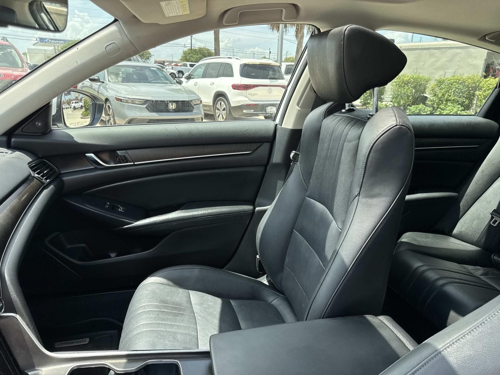 2021 Honda Accord Hybrid Touring - Photo 15