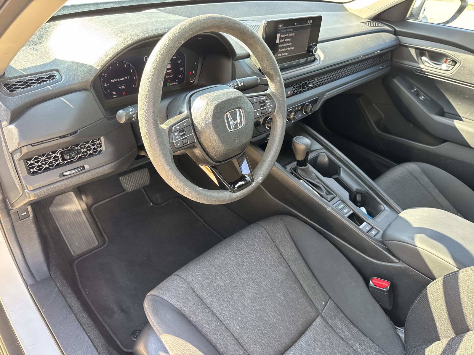 2025 Honda Accord LX - Photo 18