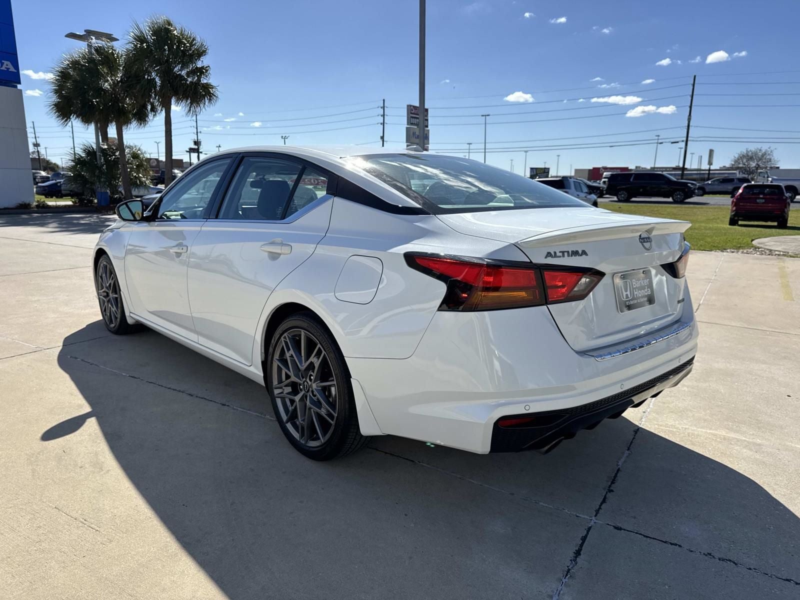 2023 Nissan Altima 2.0 SR