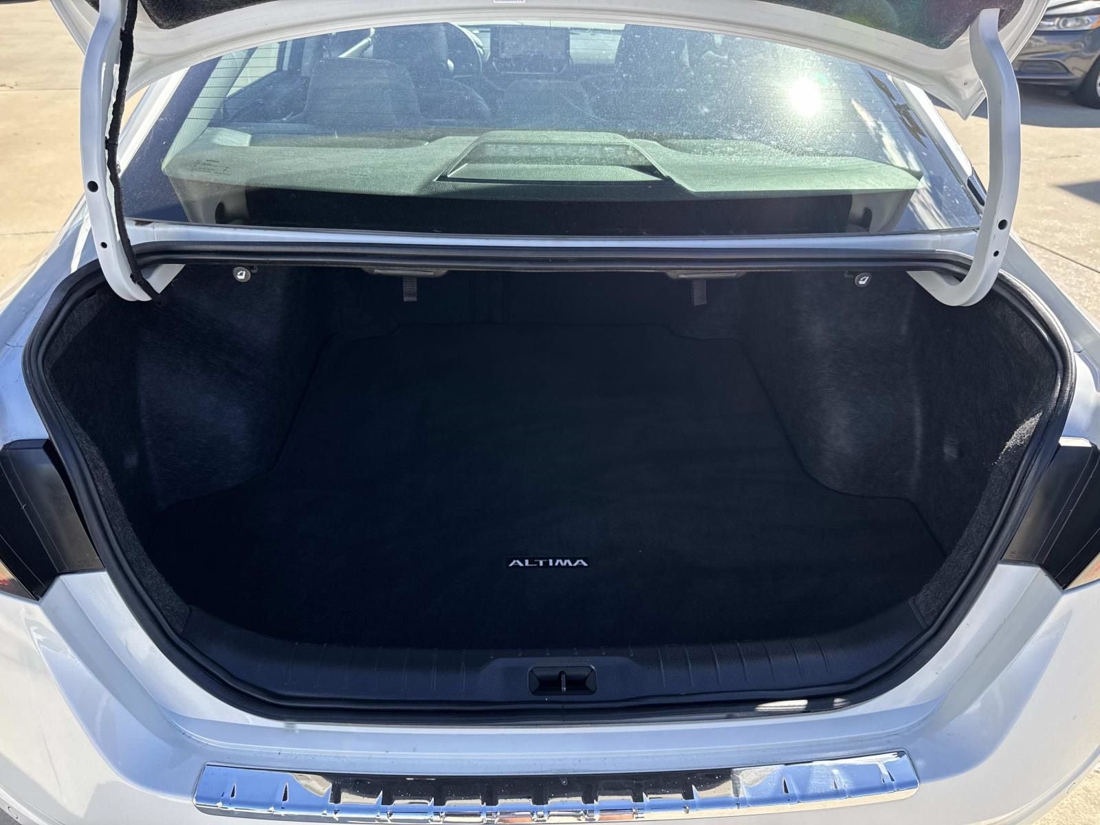 2023 Nissan Altima 2.0 SR