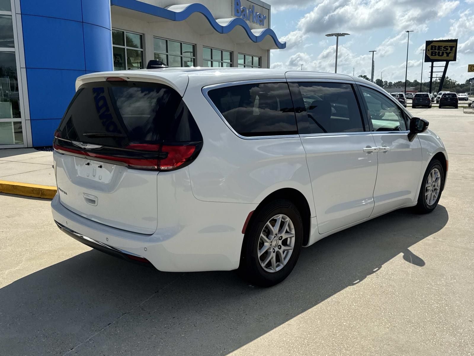 2024 Chrysler Pacifica Touring L