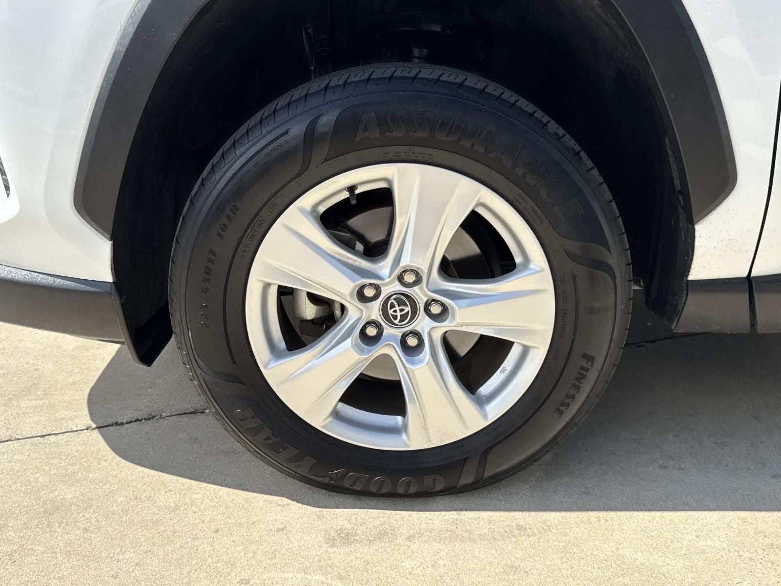 2020 Toyota RAV4 XLE