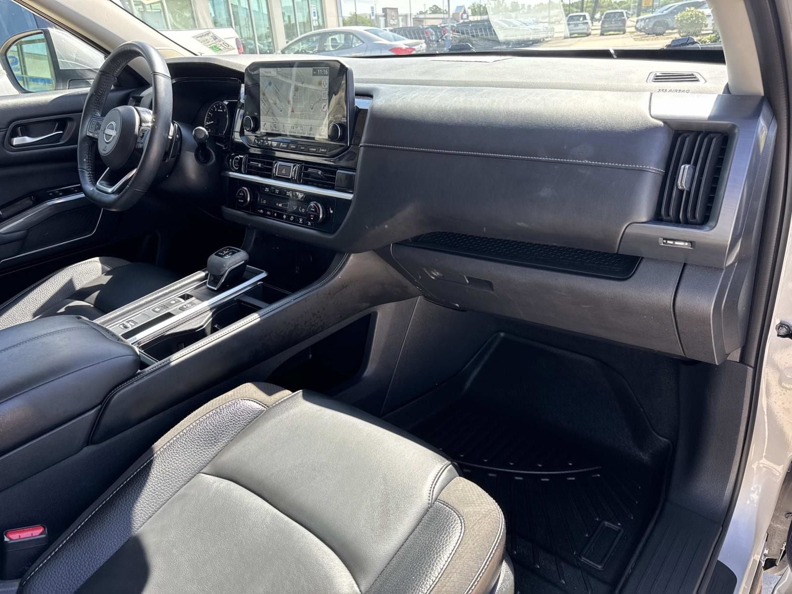 2024 Nissan Pathfinder SL