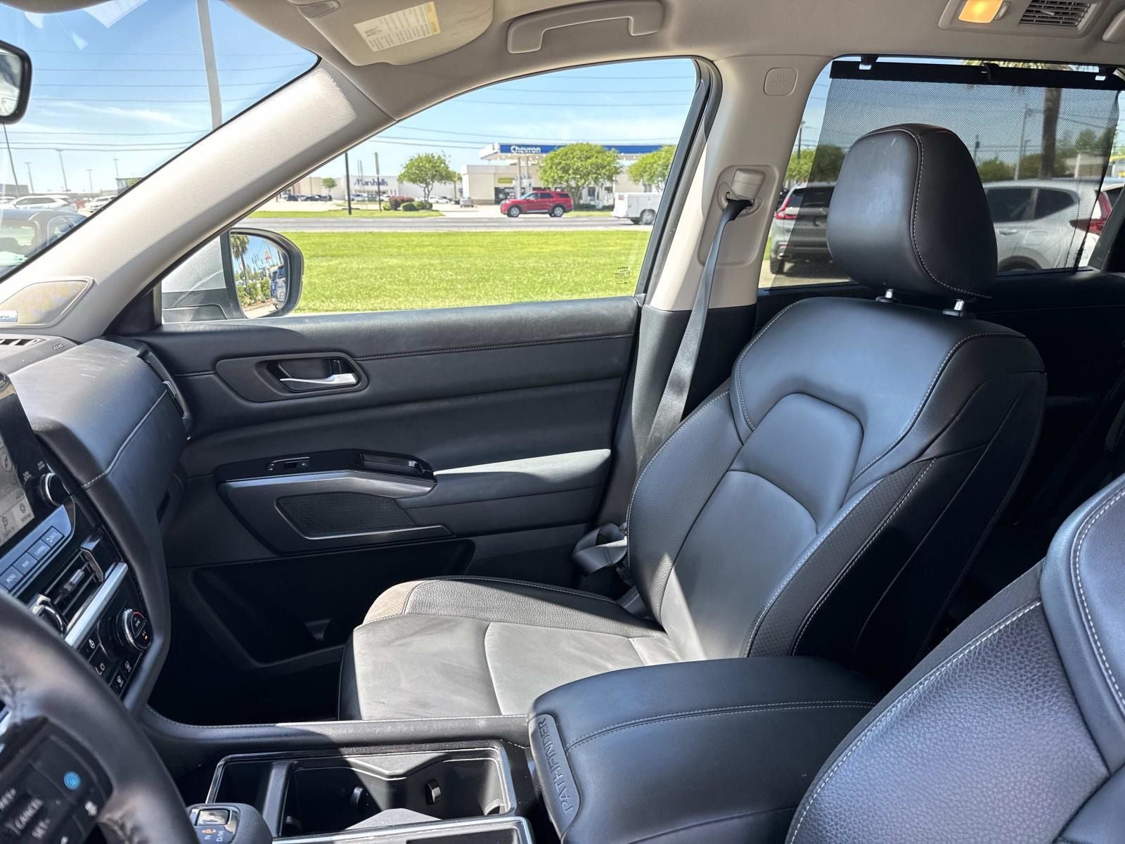 2024 Nissan Pathfinder SL