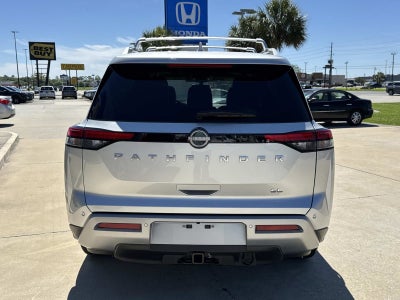 2024 Nissan Pathfinder SL