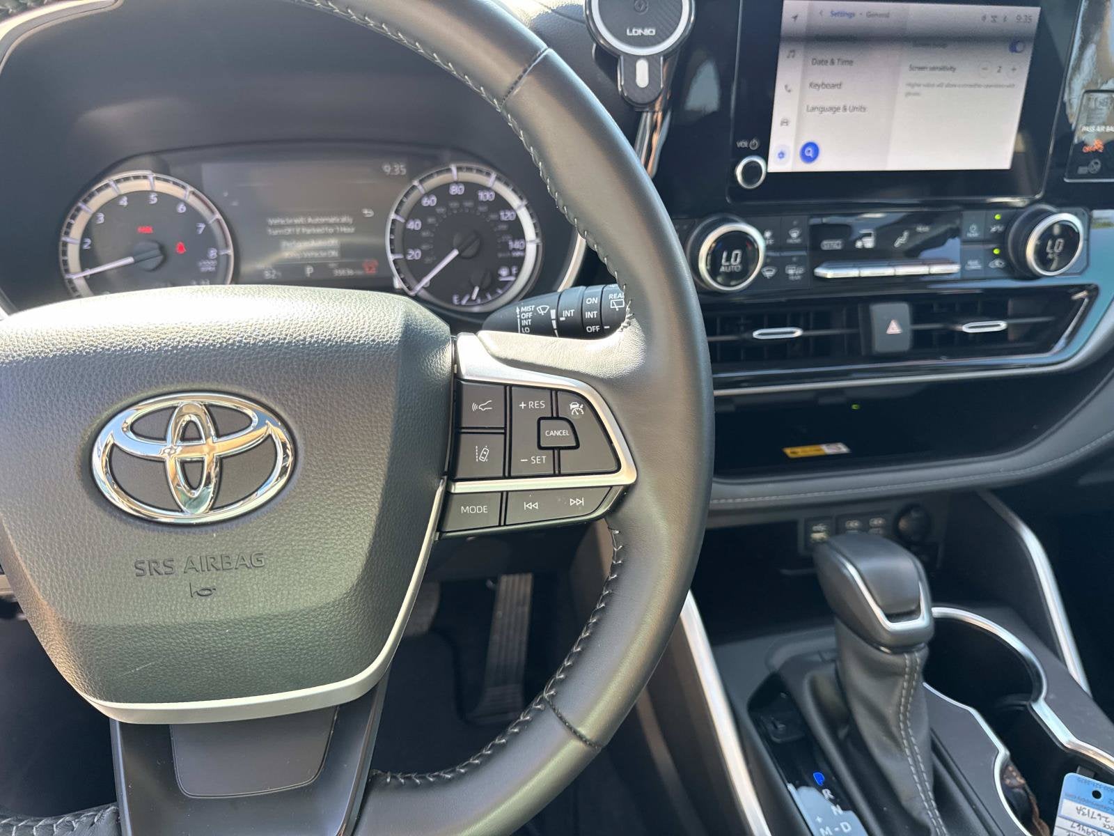 2024 Toyota Highlander XLE