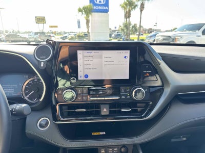 2024 Toyota Highlander XLE