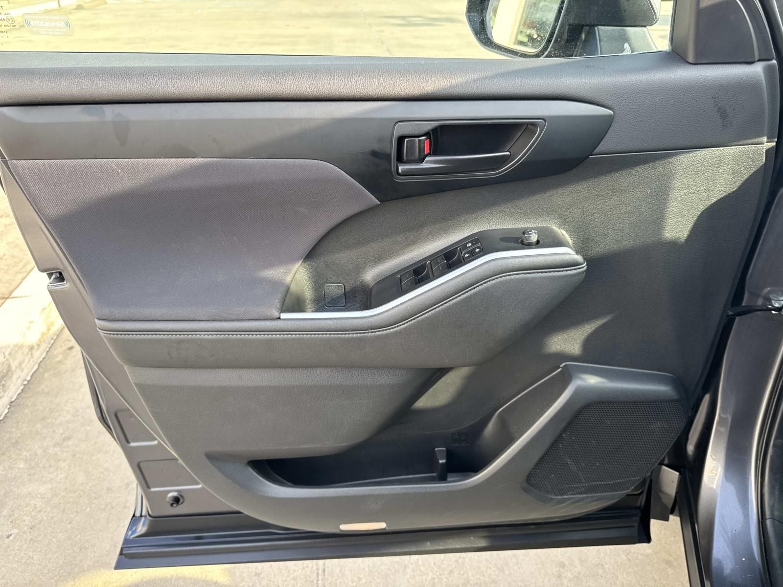 2024 Toyota Highlander LE