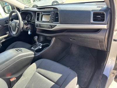 2017 Toyota Highlander LE