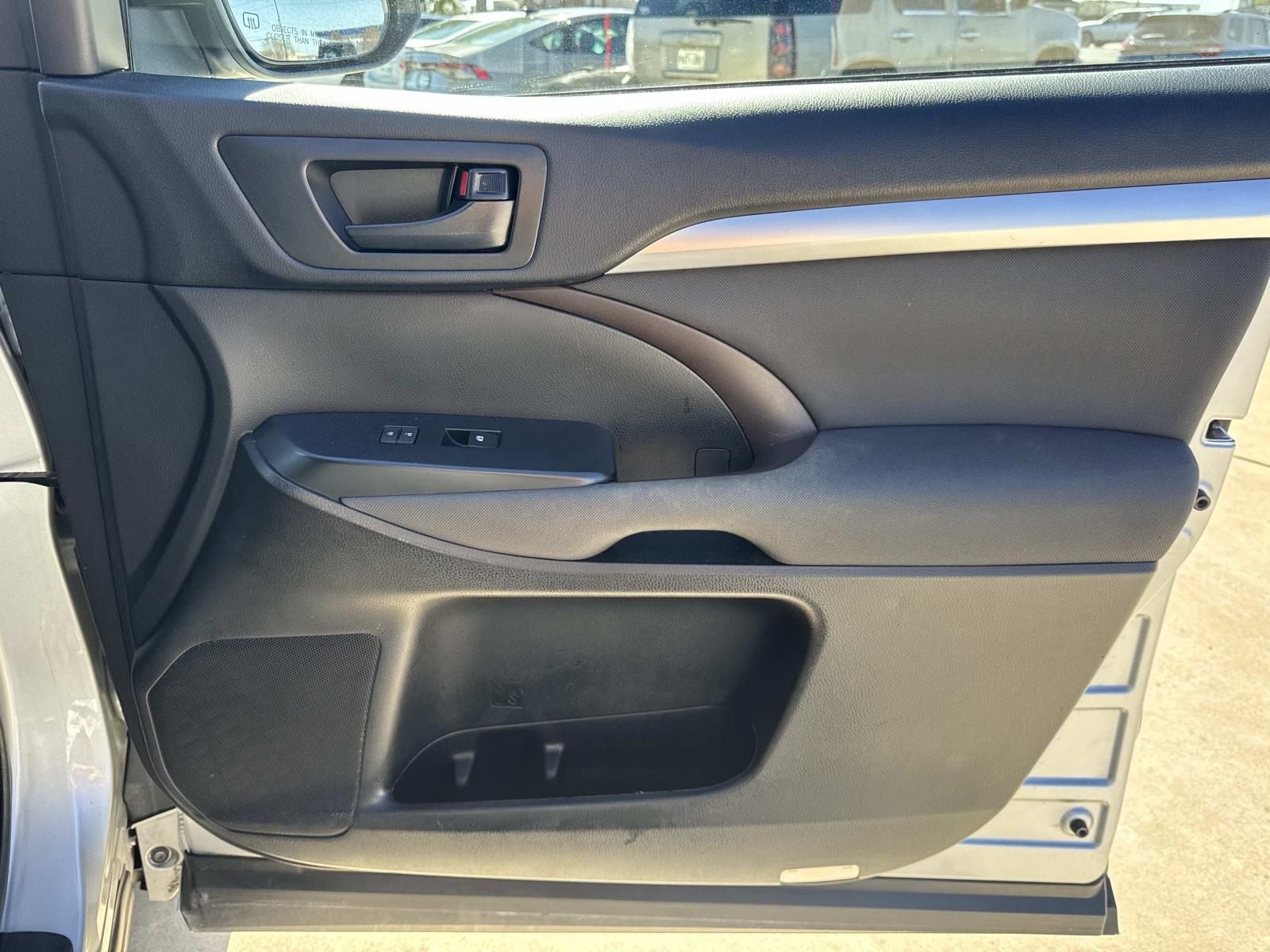 2017 Toyota Highlander LE