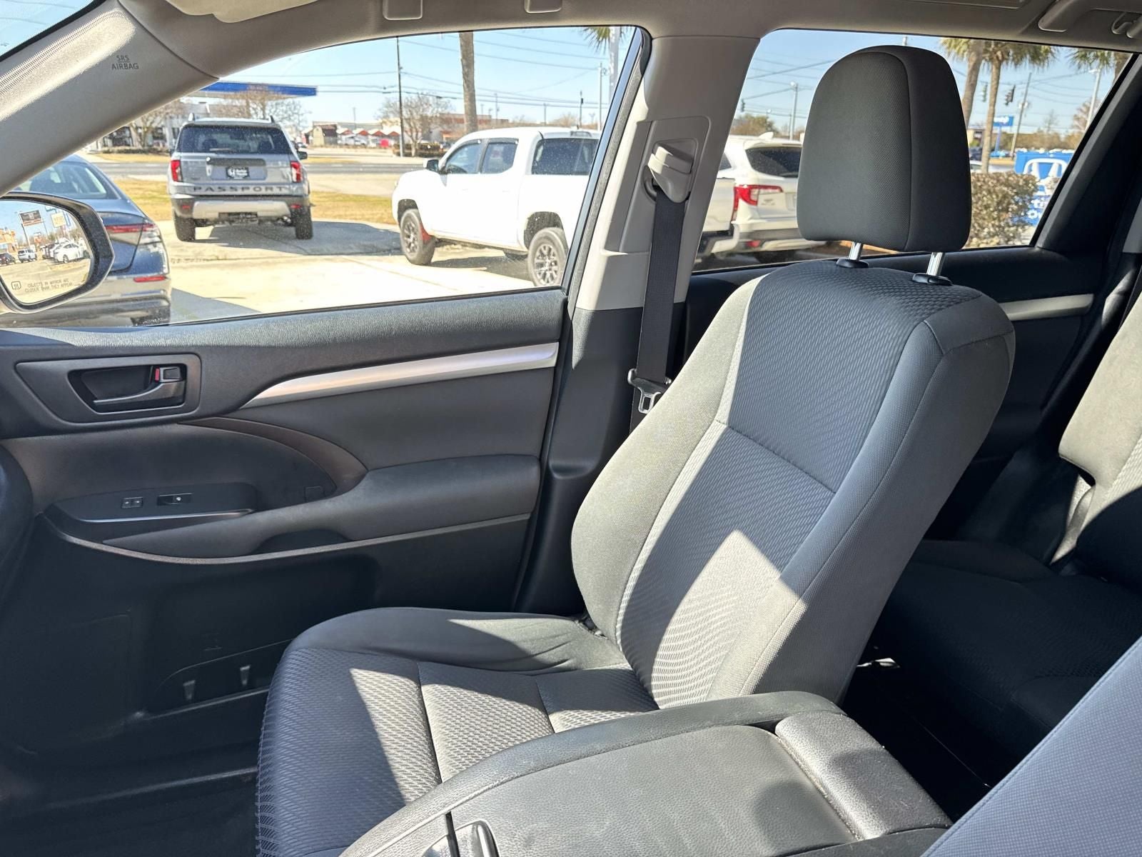 2017 Toyota Highlander LE