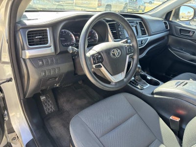 2017 Toyota Highlander LE