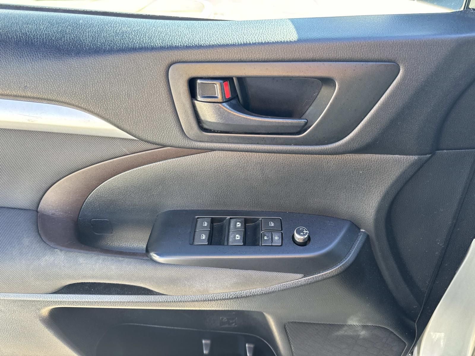 2017 Toyota Highlander LE