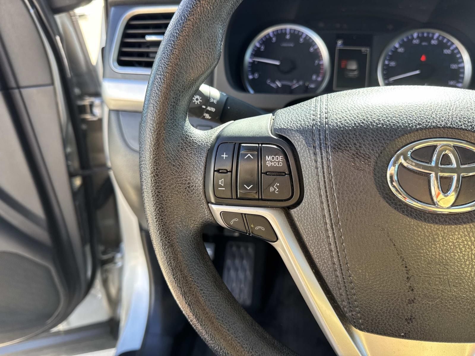 2017 Toyota Highlander LE