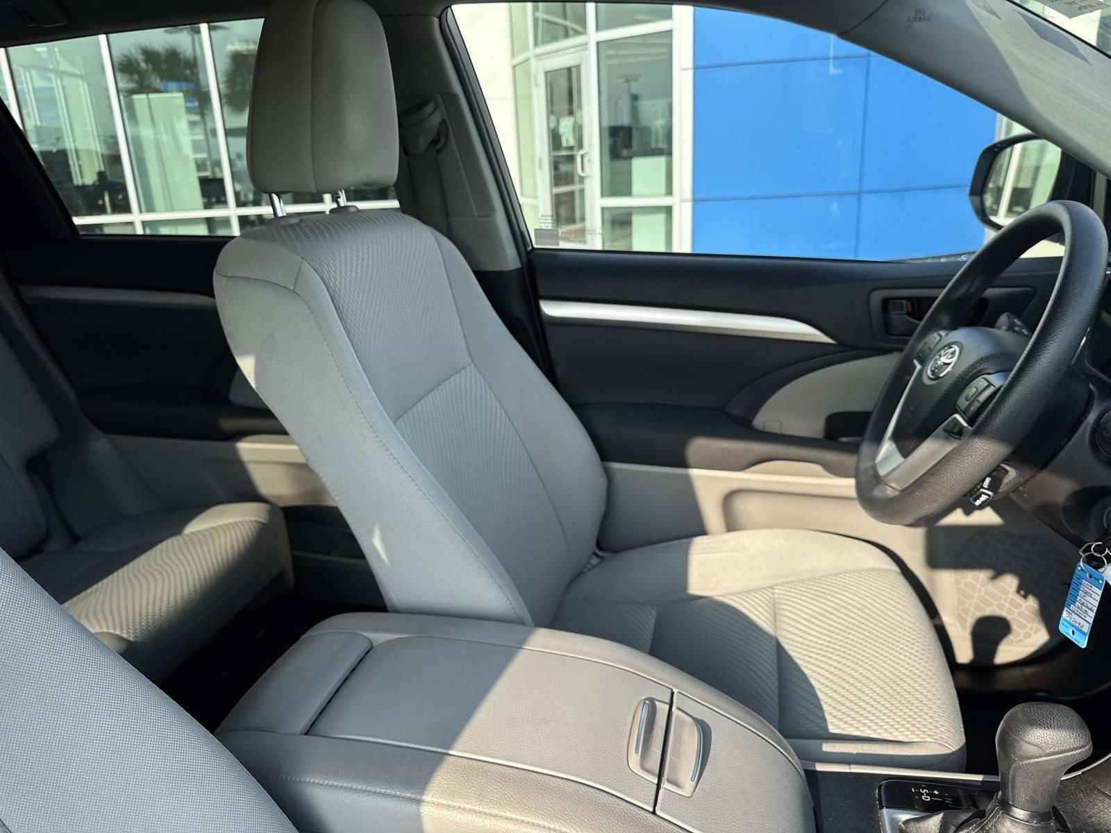 2019 Toyota Highlander LE