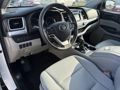 2019 Toyota Highlander LE