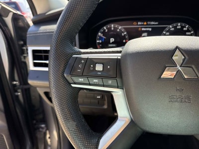 2023 Mitsubishi Outlander SE