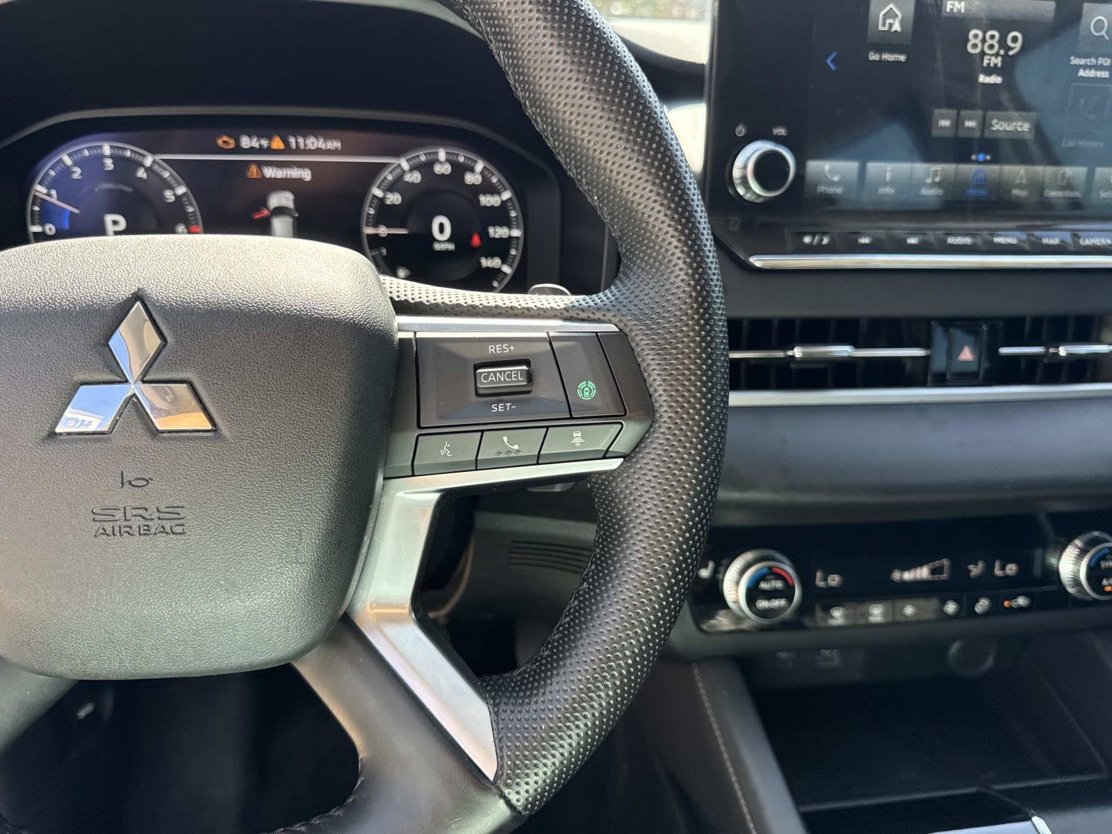 2023 Mitsubishi Outlander SE